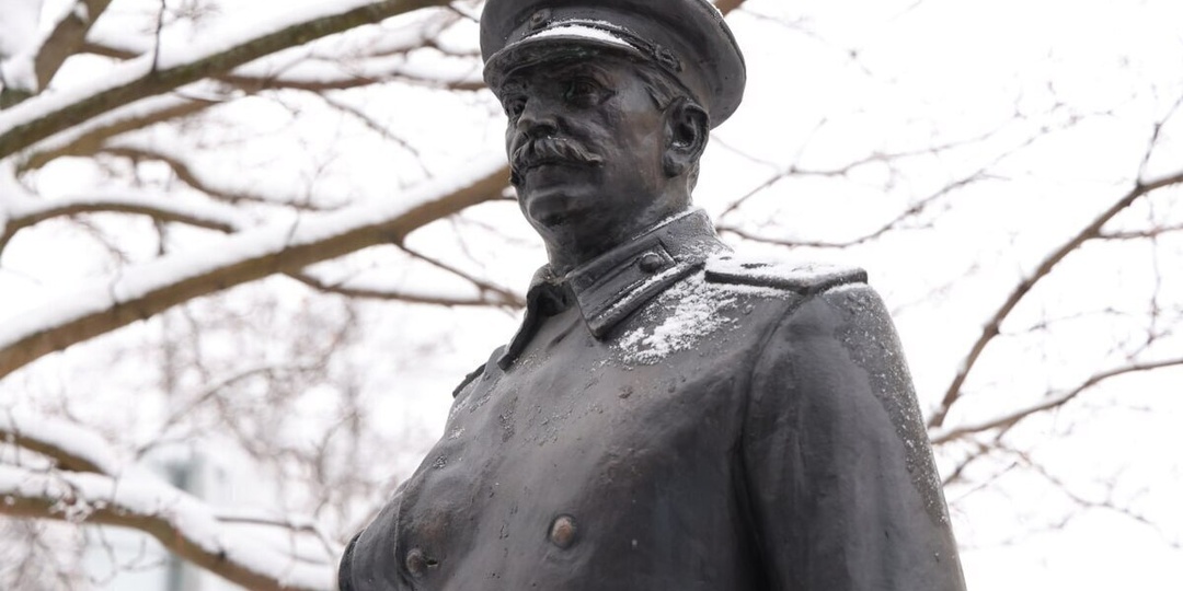 Памятник Сталину останется стоять в Вологде