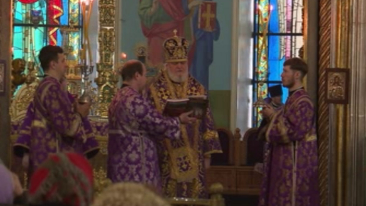    Поздравления в эти дни принимает митрополит Курский и Рыльский Герман