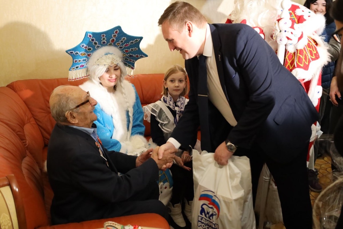    До конца декабря все фронтовики получат поздравления с наступающим 2026 годом