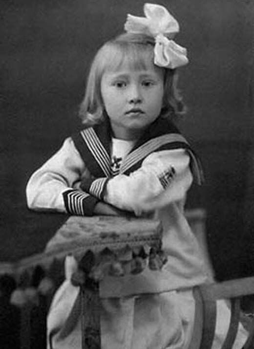 Уланова в детстве