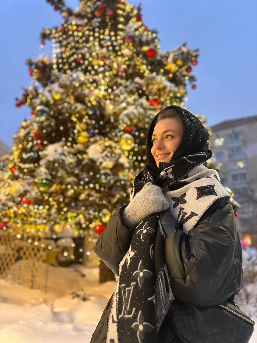 На фото: 
ведущая прогноза погоды на канале "Россия 1" Виктория Черникова