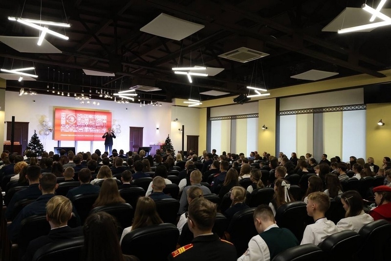    Лауреатов премии "Юные таланты Вологодчины" наградил Георгий Филимонов. Церемония прошла в Вологде.