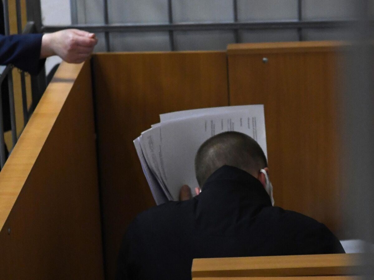    Задержанный в Татарстане по подозрению в убийствах 26 пожилых женщин Радик Тагиров во время избрания меры пресечения в Советском районном суде в Казани | © РИА Новости / Максим Богодвид