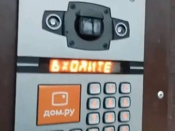     Он не ожидал после рабочего дня услышать мужской голос из домофона. Фото: скриншот видео от читателя "МК в Питере"