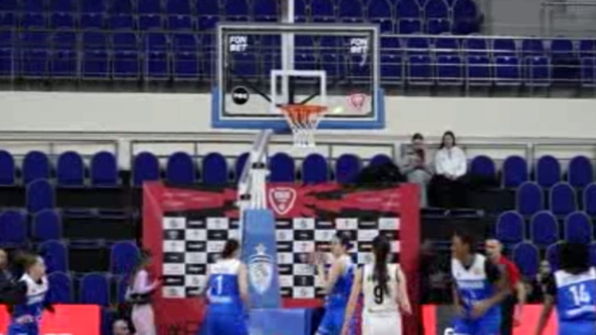    Курское и новосибирское «Динамо» померились силами в заключительном матче уходящего года