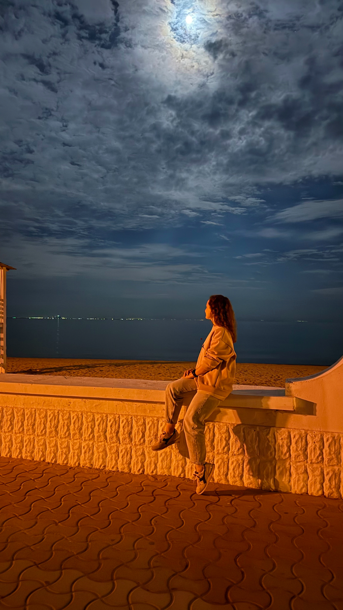 Хочется оставить здесь именно эту фотографию, она какая-то таинственная получилась