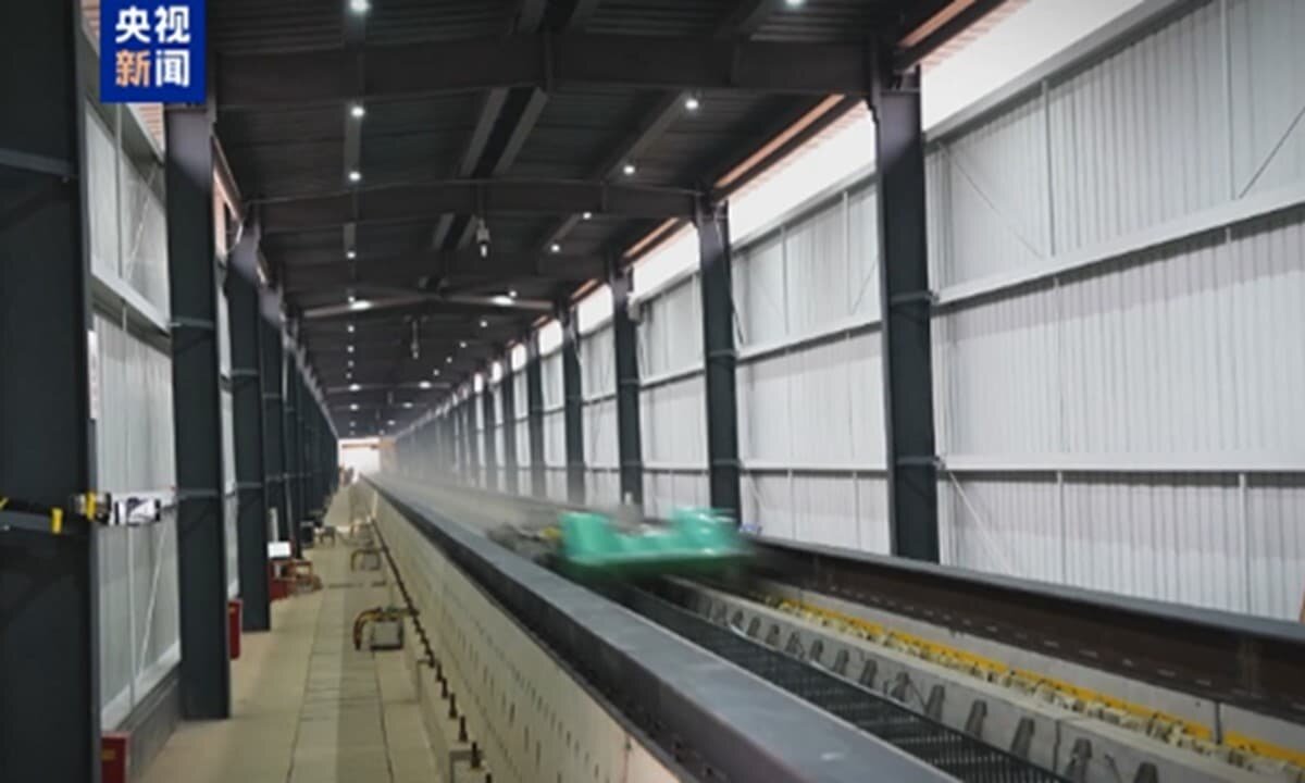    Испытательный аппарат тоннажного класса успешно разогнали до скорости 700 километров в час всего за две секунды / © CCTV News