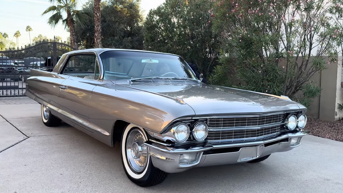 Cadillac Coupe DeVille 1962 года