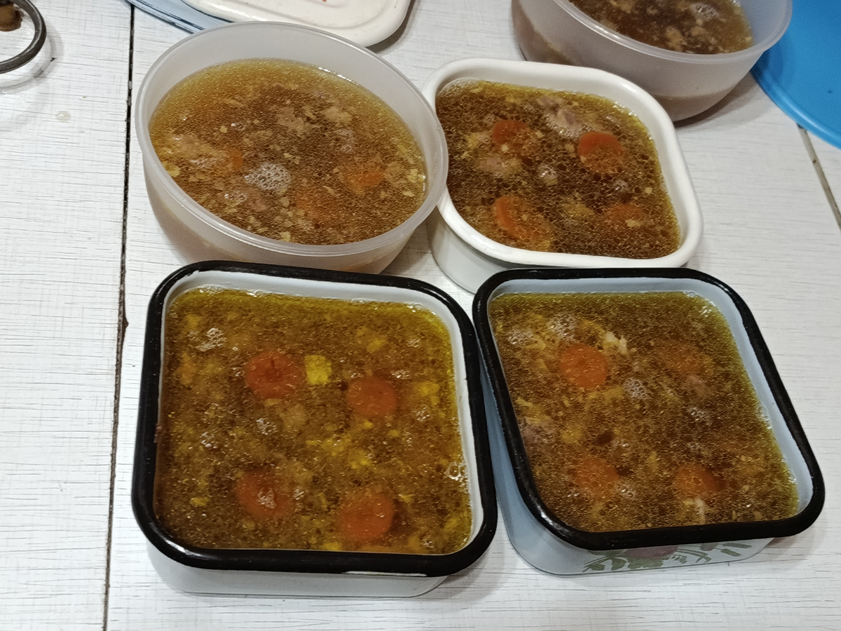 Можно варёную морковь нарезать для украшения