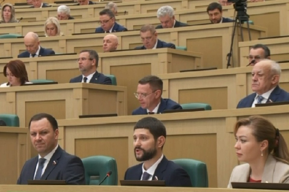    Сенатор Волошин подчеркнул важность международных турниров для укрепления связей и общения молодежи. Фото: Вместе-РФ