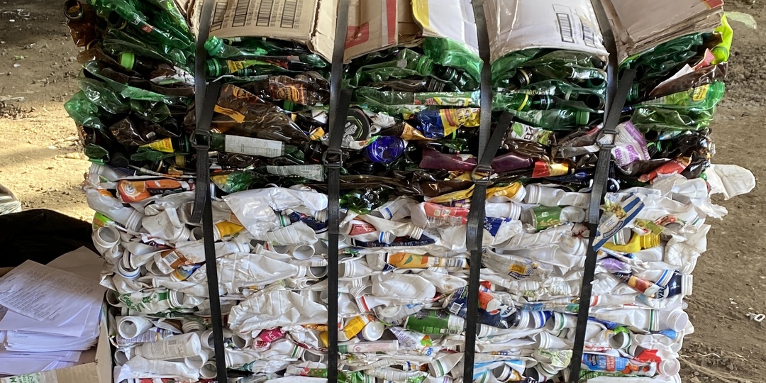 Крышки, пробки, помпы: куда девать «мелочи» из пластика