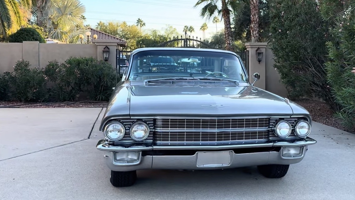 Cadillac Coupe DeVille 1962 года