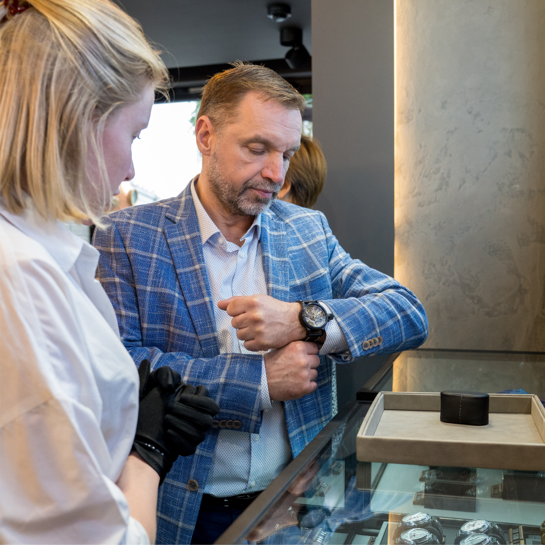 Москва, ул. Тверская, 4, открытие фирменного магазина Златоустовского часового завода