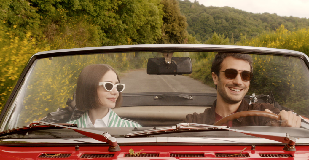 Героиня нового сезона «Эмили в Париже» осваивает итальянский стиль