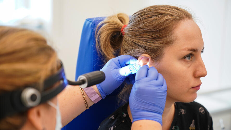     Переболевшие гонконгским гриппом россияне жалуются на потерю слуха ИЗВЕСТИЯ/Сергей Лантюхов