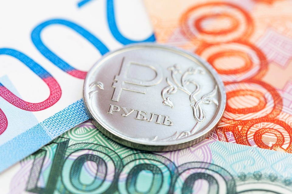    Рубль оказался лучшей валютой и вошел в пятерку самых прибыльных активов после платины, серебра, палладия и золота. Фото: Primakov/Shutterstock/Fotodom.