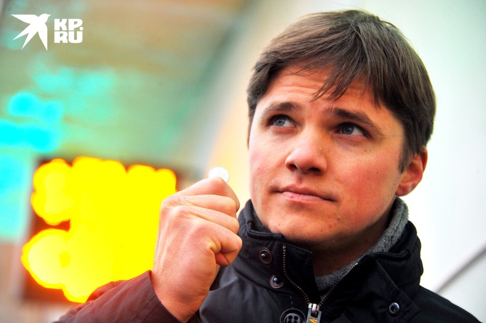    Российский рубль укрепился с начала года и торгуется около 78 рублей за доллар. Евгения ГУСЕВА