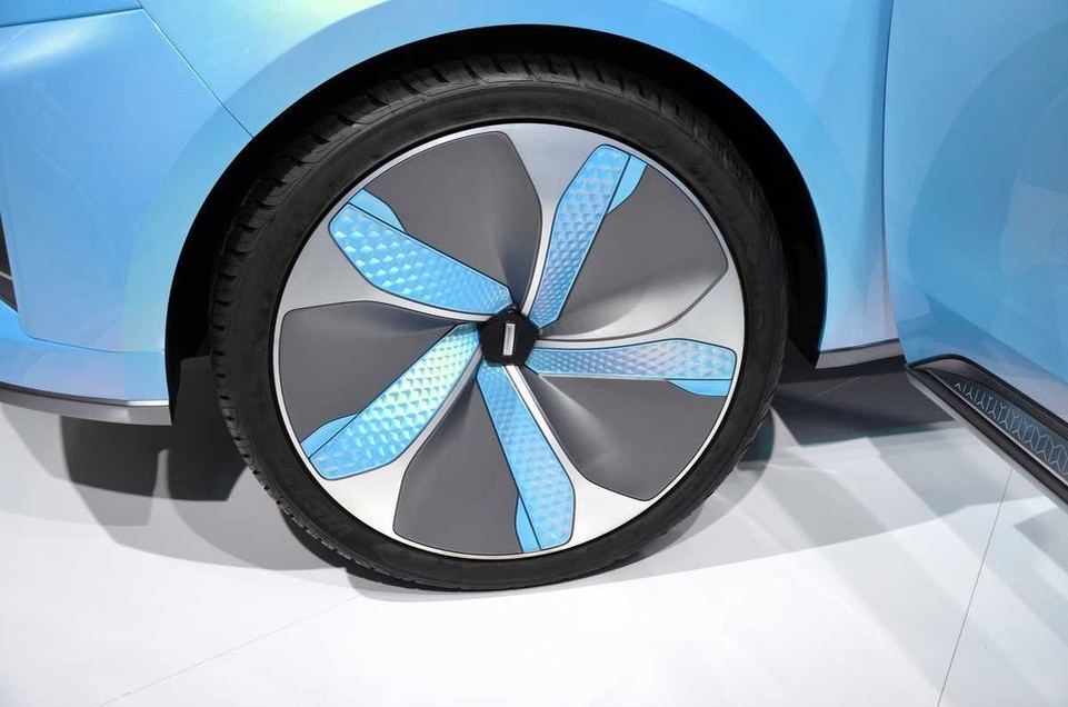    Сравнение цен на китайские авто в РФ и за рубежом. D.serra / Shutterstock.com / Fotodom