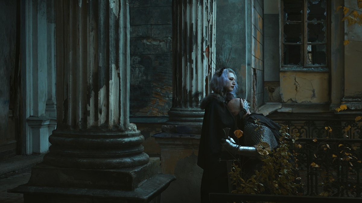    2026 год про честность, стиль и заботу о зрителе. Обработка сейчас — не про эффекты ради эффектов, а про ясность идеи. Простые приёмы, сделанные грамотно, дадут больше результата, чем тонны виртуальной штукатурки или сгенерированные в нейросетях вырвиглазные арты / Фото: Елизавета Чечевица