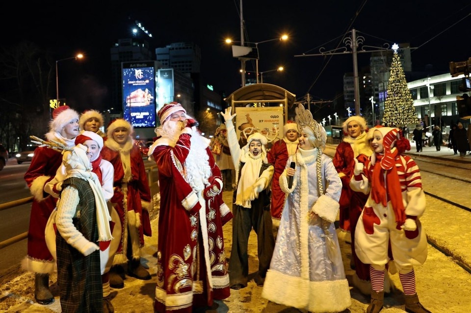    В среду, 24 декабря, в Самаре на маршрут вышел праздничный «Мороз Экспресс». администрация Самары