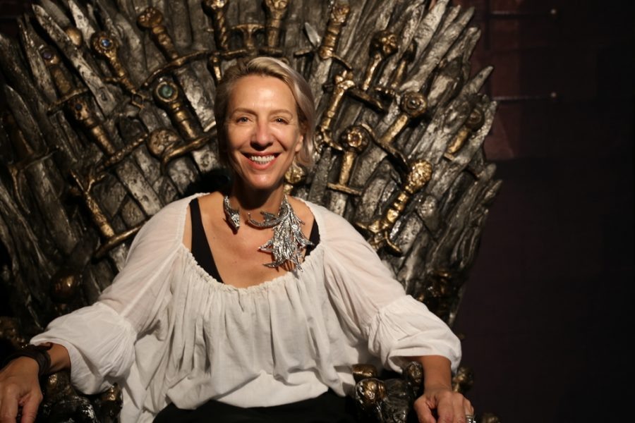 художник по костюмам Мишель Клэптон