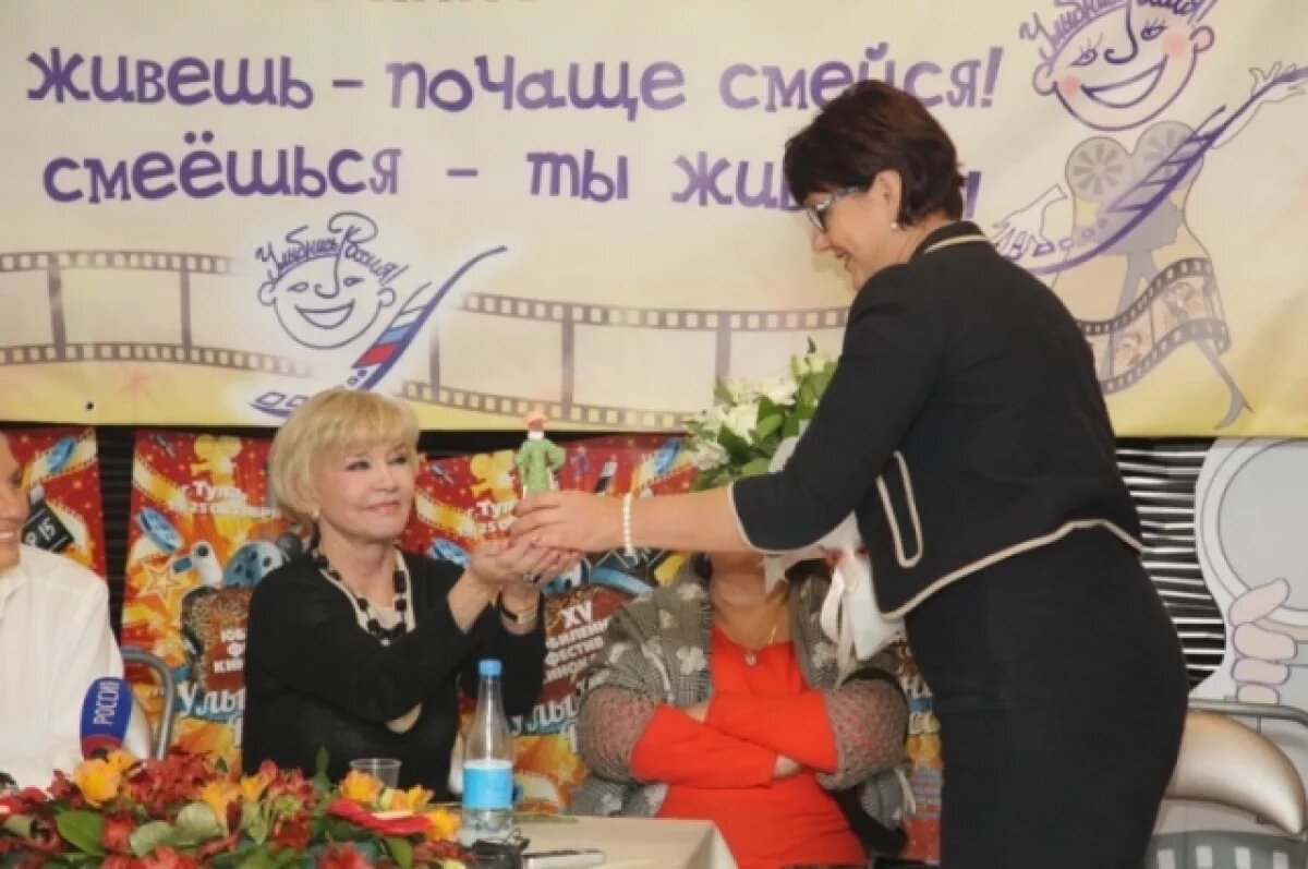    Вера Алентова охотно общалась со зрителями.