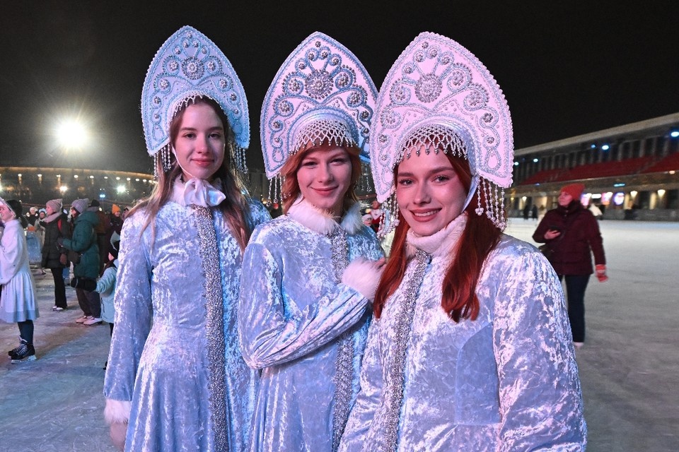    «КП» объявляет фотоконкурс на «Лучшую снегурочку Санкт-Петербурга-2025». Иван МАКЕЕВ