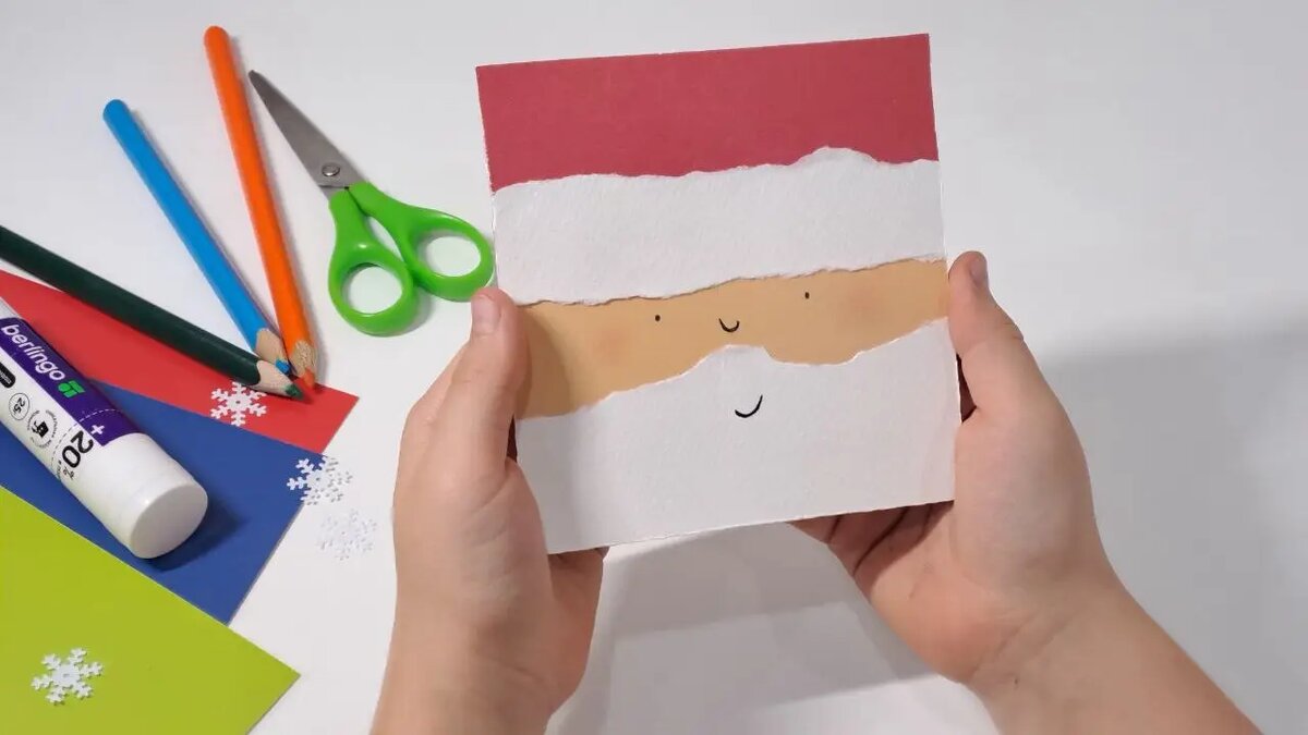  Поделка открыток с аппликациями развивает у ребенка мелкую моторику, а еще аккуратность и усидчивость   ©"Интерфакс". Екатерина Удоденко