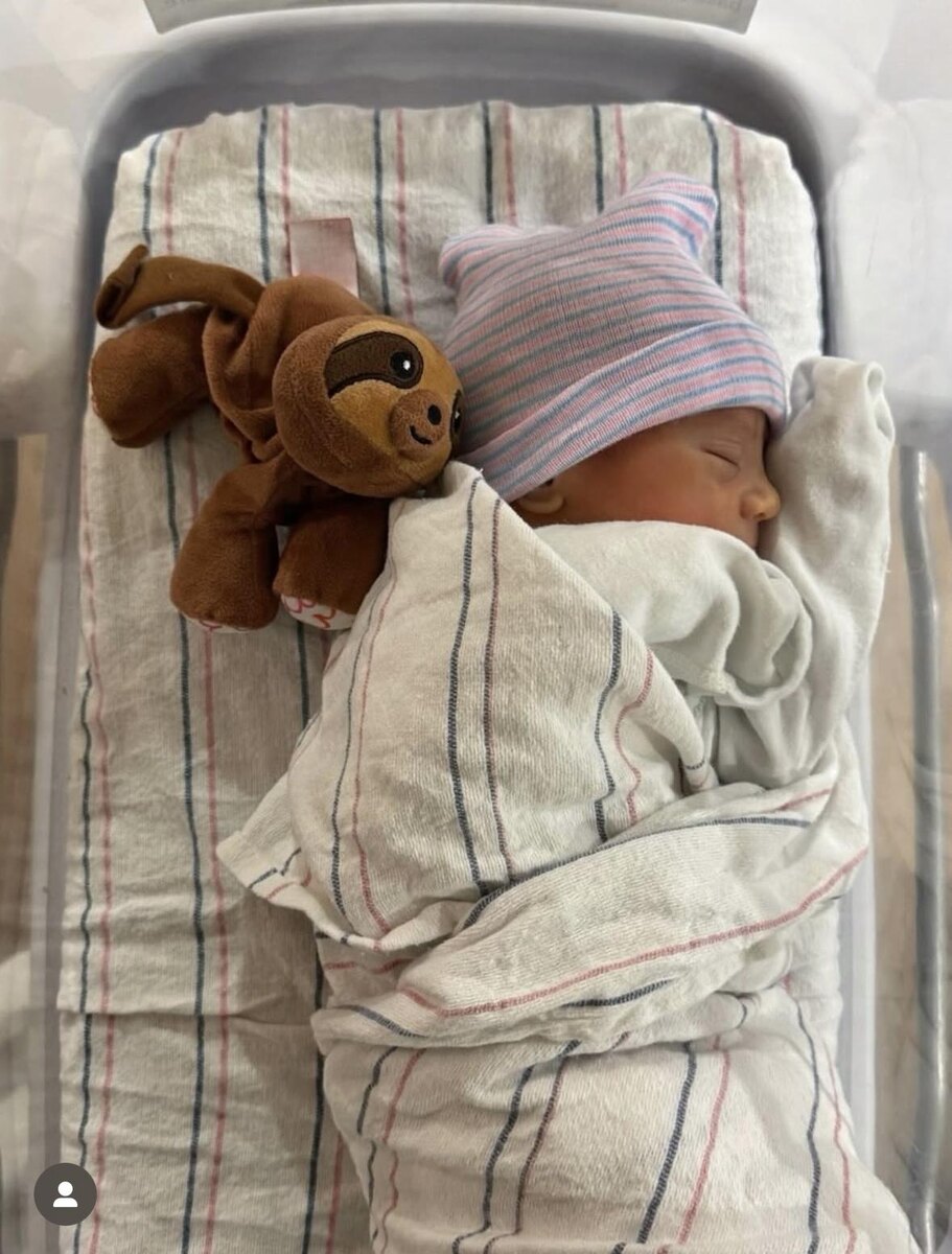 Рождение 4 ребёнка и тихая семейная идиллия Анны Курниковой и Энрике Иглесиаса