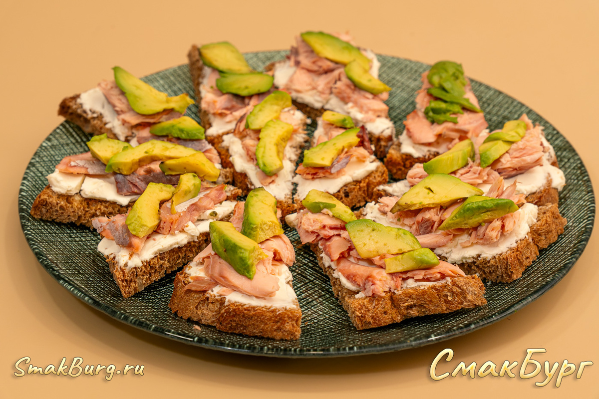 Мини-бутерброды с рыбой и сливочным сыром - приятная закуска для вашего праздника!