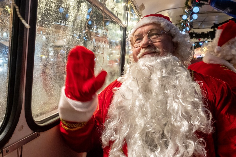    В Сыктывкаре вводят временные ограничения движения в дни новогодних мероприятий. Олег ЗОЛОТО