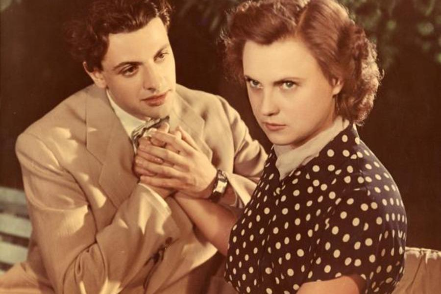 Фильм "Она вас любит", https://www.rbc.ru/