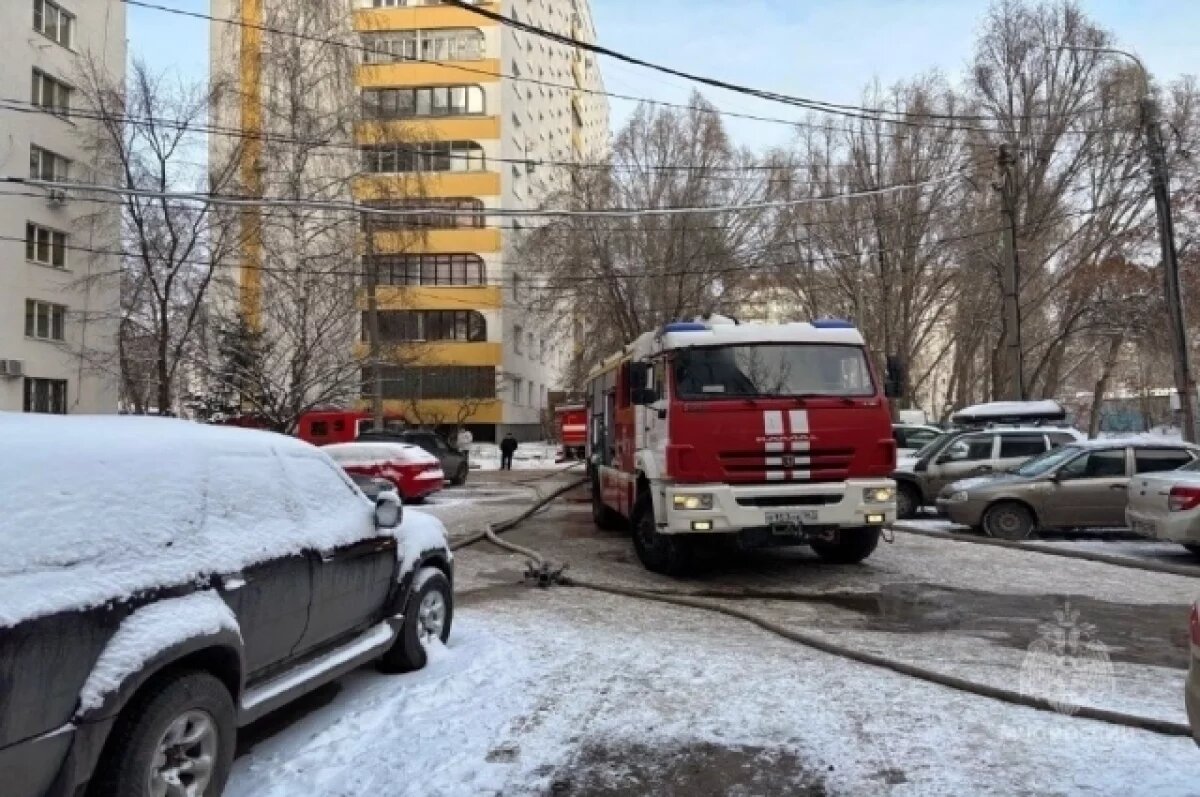    В Самаре в огромном пожаре на проспекте Кирова погибла женщина