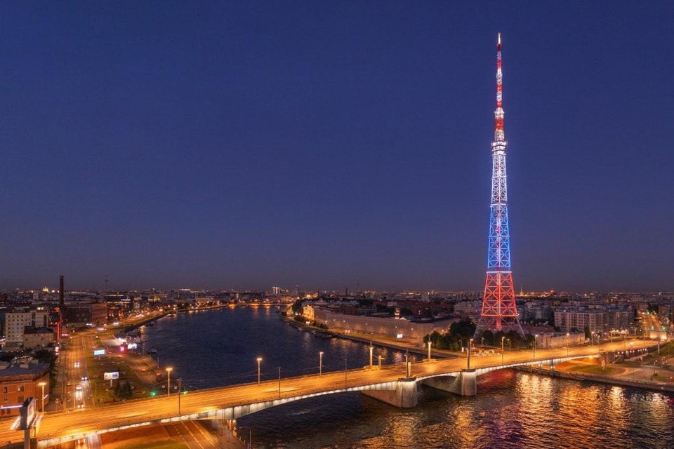    В Петербурге телебашня загорится праздничной подсветкой. Фото: t.me/Piotrovsky