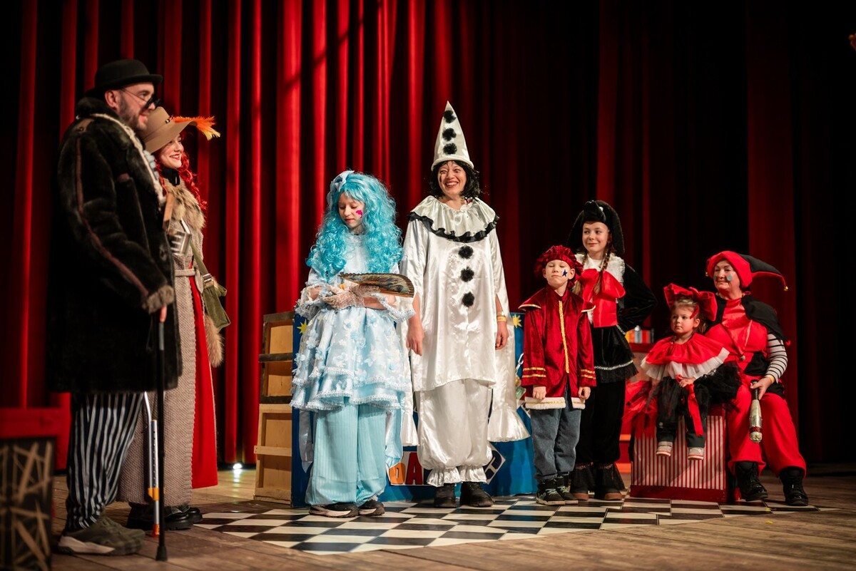    Новогодние спектакли и фильмы в выходные в кинопарке "Москино"