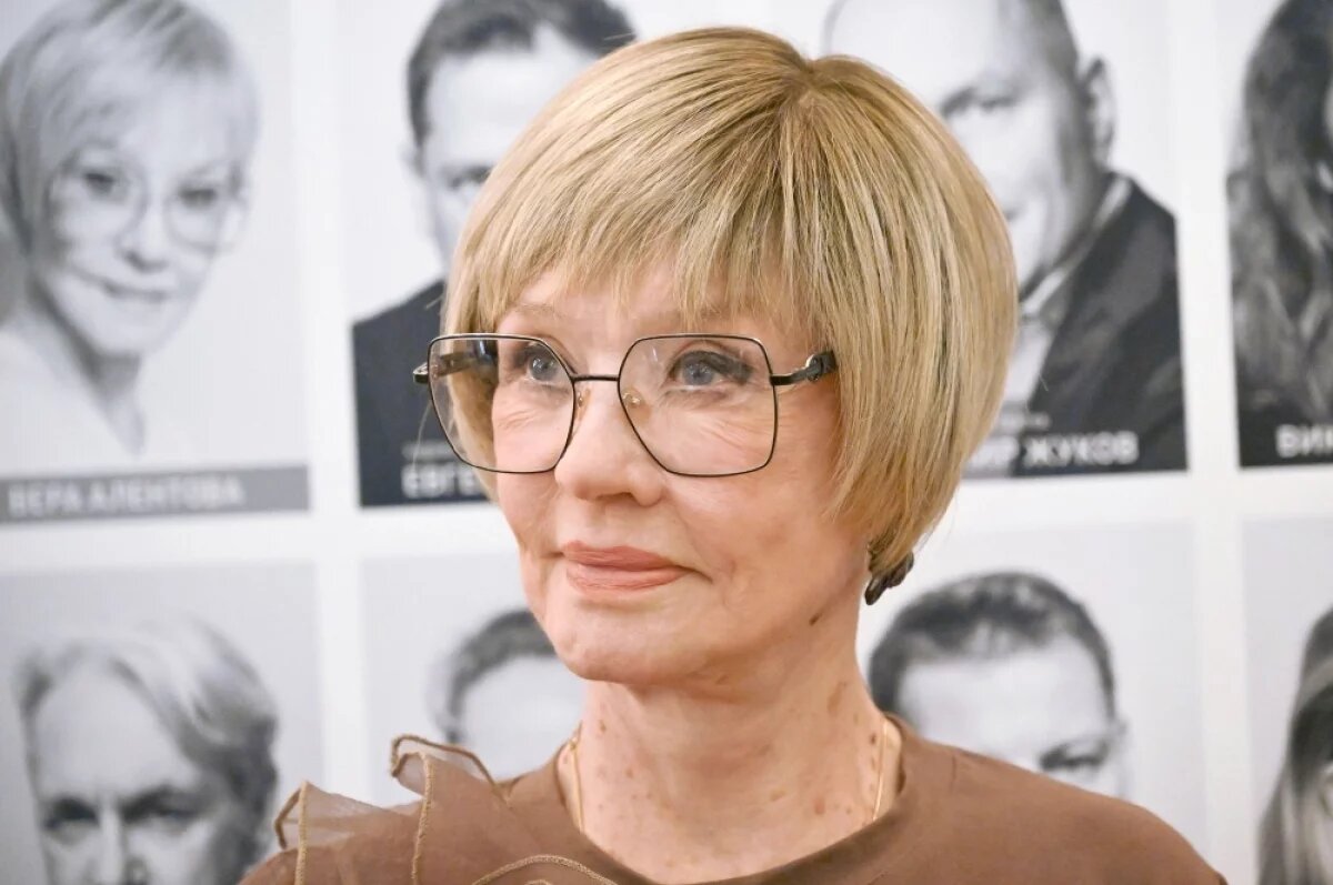    О смерти Веры Алентовой сообщили в театре имени Пушкина, где актриса проработала более 60 лет.