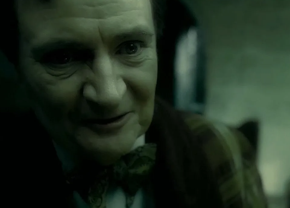 "Ну вы же это гипотетически, да, Том, научный интерес?" - отрывок из фильма "Гарри Поттер и Принц полукровка"