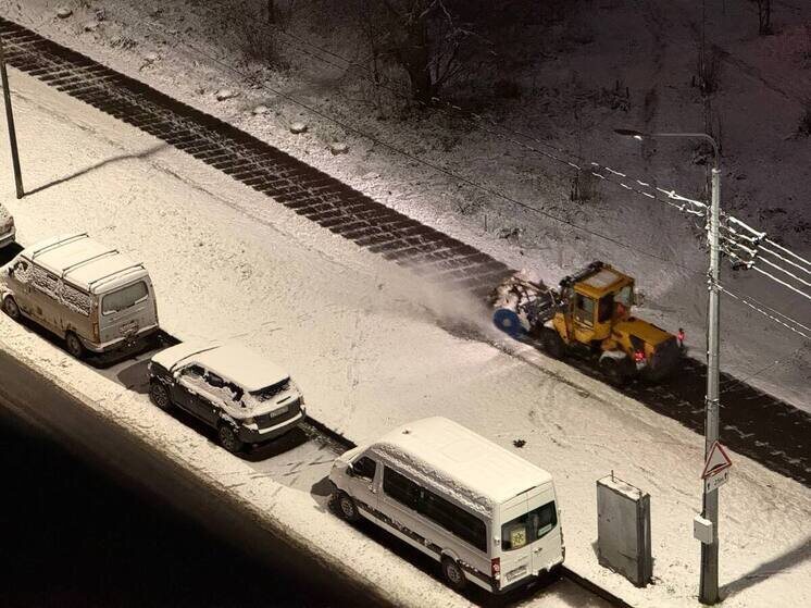     В пунктах снег растапливают за счет тепла сточных вод температурой около 16 градусов. Фото: архив МК в Питере