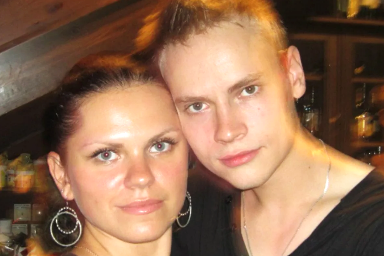 на фото Ярослав Дронов и Марина Рощупкина