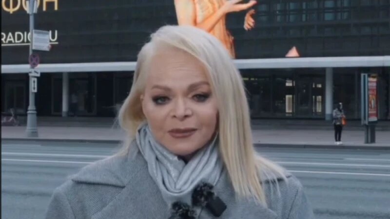     Лариса Долина. Скриншот видео