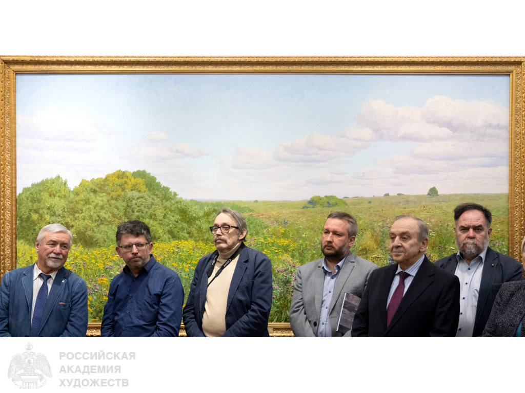 Гости выставки «Лавандовое море» Олега Путнина в РАХ. Фото: Виктор Берёзкин, пресс-служба РАХ
