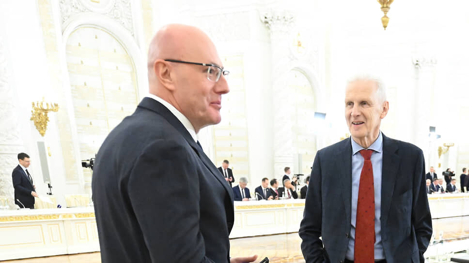 Вице-премьер Дмитрий Чернышенко (слева).📷Фото: Дмитрий Азаров / Коммерсантъ