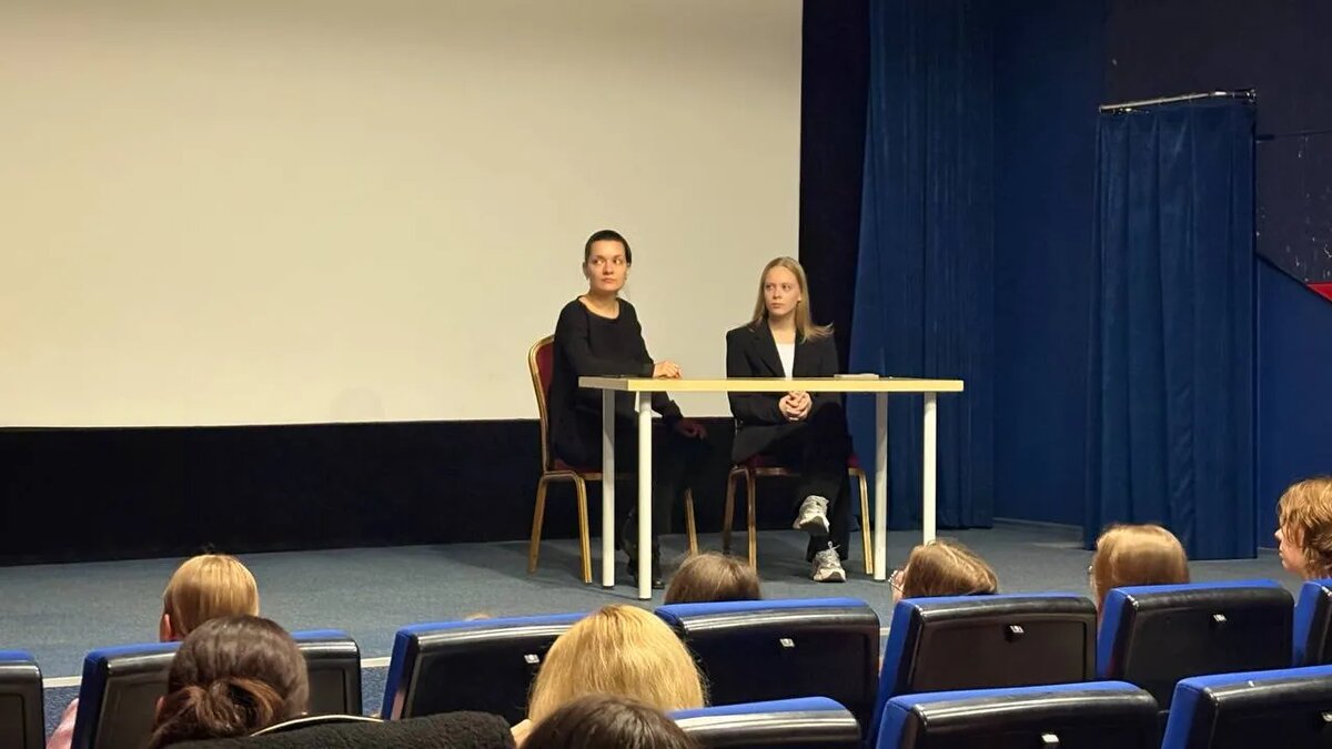     Ксения Аскерова — журналист, редактор новостей в федеральных СМИ, преподаватель Школы журналистики имени Владимира Мезенцева Максим Сахаров