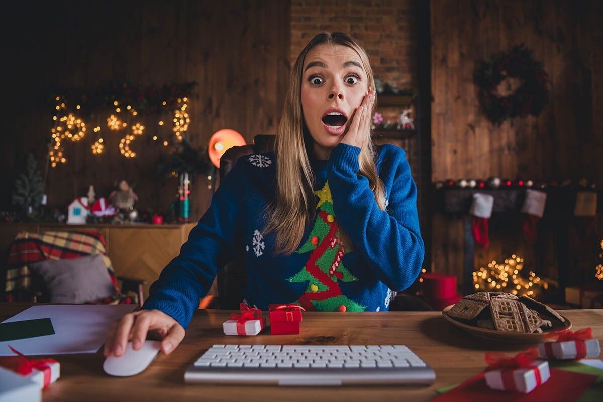 На календаре 31 декабря, а подарки не куплены. Источник: Roman Samborskyi / Shutterstock / FOTODOM📷
