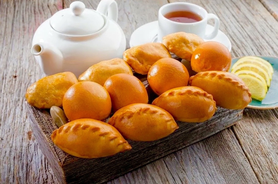 Пирожки из разного теста с начинками. Рецепты.