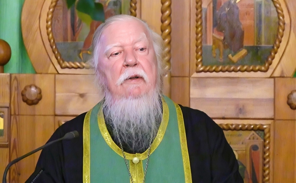 Димитрий Смирнов (07.03.1951 — 21.10.2020 гг.) — протоиерей, церковный и общественный деятель.