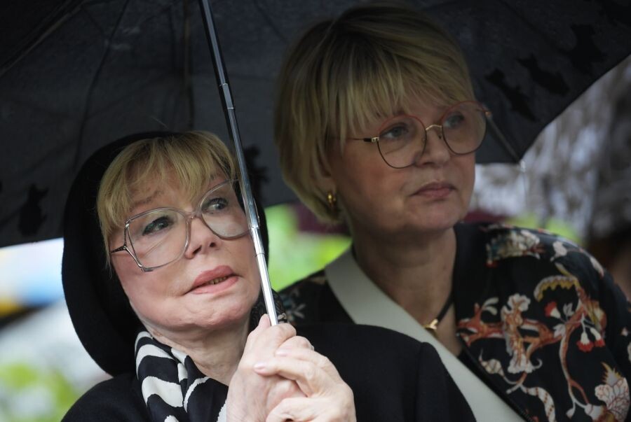    Актрисы Вера Алентова и Юлия Меньшова (справа) / Источник: © Алексей Никольский/РИА Новости