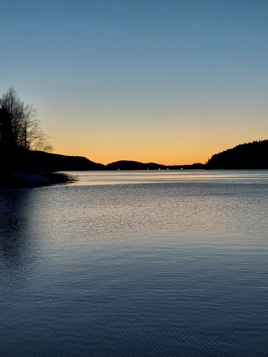 Залив Кирьявалахти – самый северный залив Ладожского озера в Карелии. Фото автора. 