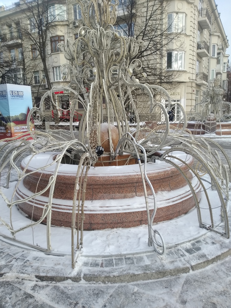 Фонтаны в сквере им. Дзержинского, Красноярск (личное фото)