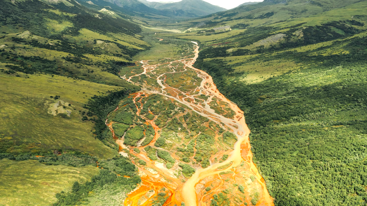 Поржавевшая река Тукпахлеарик